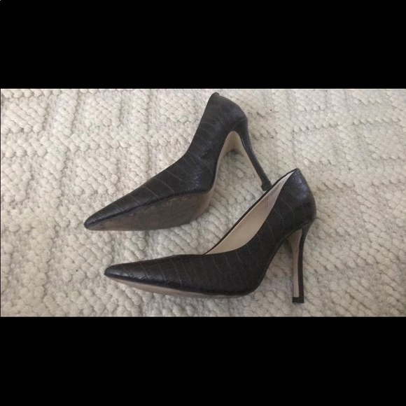 Guess brown high heel shoes. - Picture 2 of 5